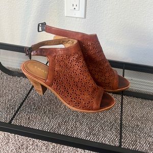 Trask heeled sandal size 9